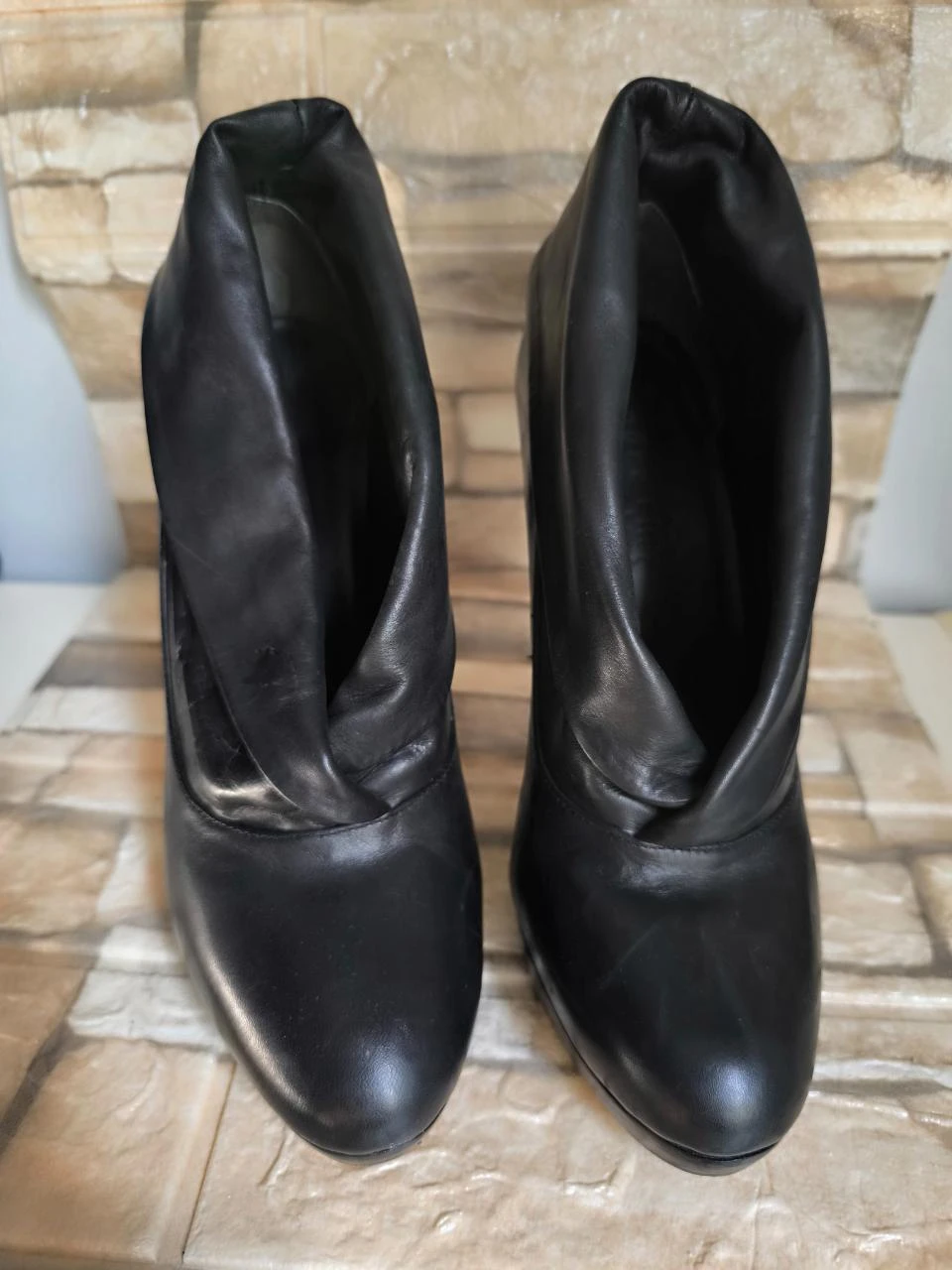 Escarpins de Couro Preto Feminino – Saltos 10 cm – Tamanho 40 – Muito Bom Estado – photo 3